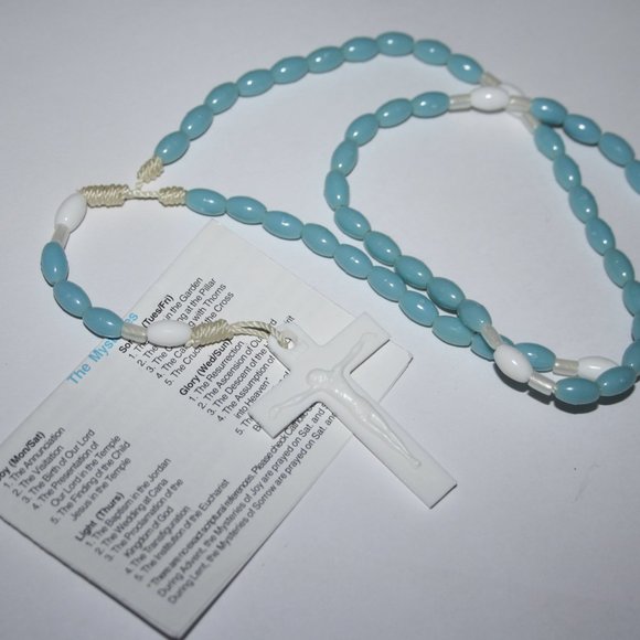 💙🕊️ Vintage Blue + White Rosary Necklace · 21" + 5" Drop 🕊️💙 - Picture 3 of 4